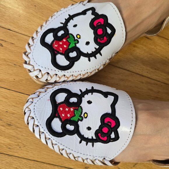 Hello Kitty white leather lace-up gladiator huarache sandals | WMS 8 - Picture 3 of 10